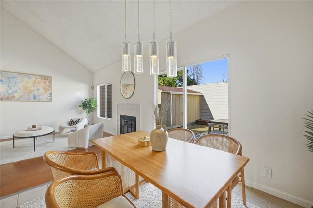 542 542 White Fir Dr, San Leandro, CA 94577