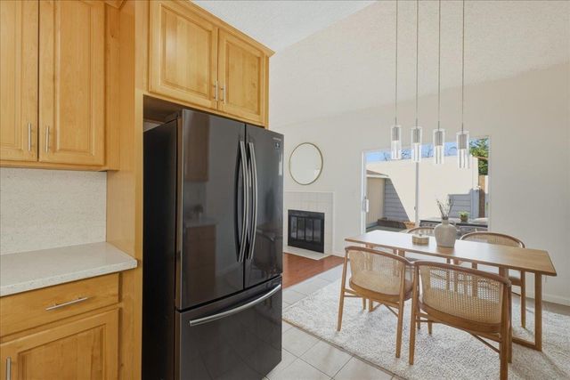 542 542 White Fir Dr, San Leandro, CA 94577