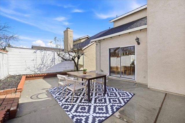 542 542 White Fir Dr, San Leandro, CA 94577