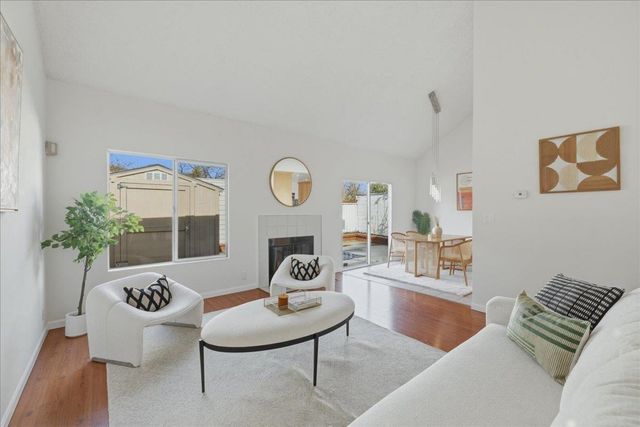 542 542 White Fir Dr, San Leandro, CA 94577