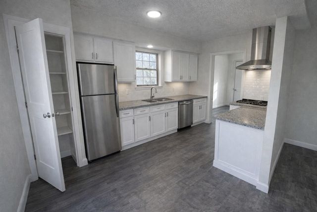 5423 Grace Point Lane, Houston, TX 77048