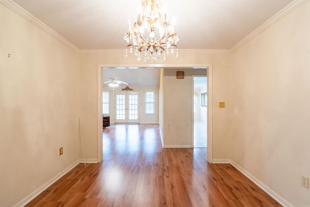 102 Live Oak, Searcy, AR 72143