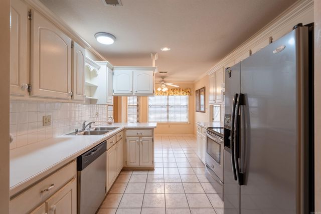 102 Live Oak, Searcy, AR 72143