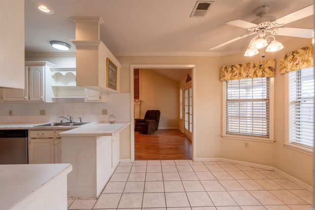 102 Live Oak, Searcy, AR 72143