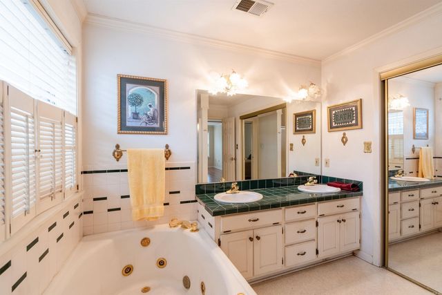 102 Live Oak, Searcy, AR 72143