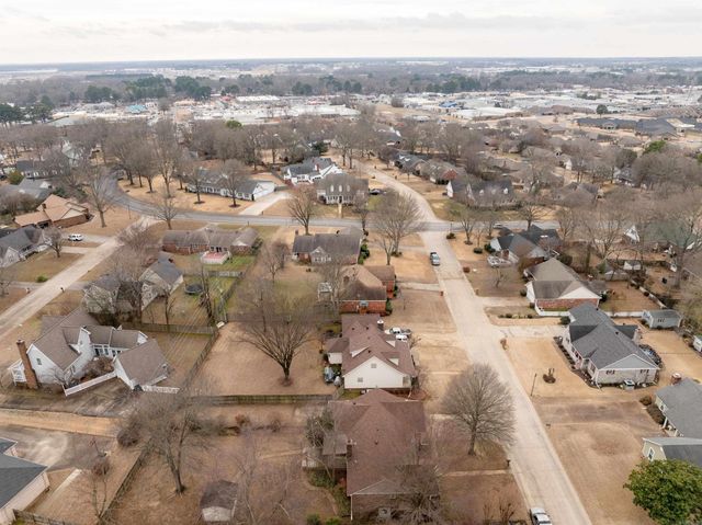 102 Live Oak, Searcy, AR 72143