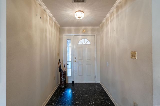 102 Live Oak, Searcy, AR 72143