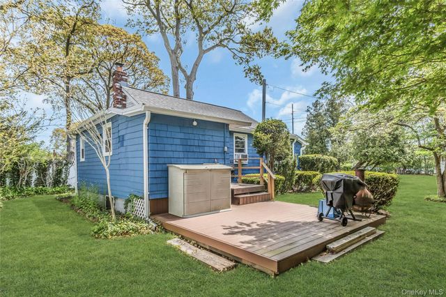 71 Paprocki Avenue, West Islip, NY 11795