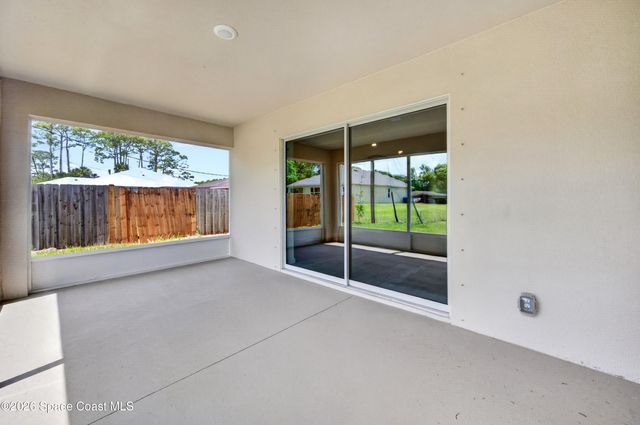 694 Airoso Road SE, Palm Bay, FL 32909