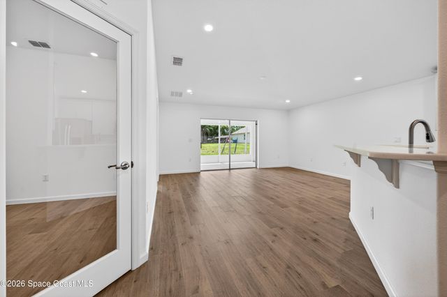 694 Airoso Road SE, Palm Bay, FL 32909