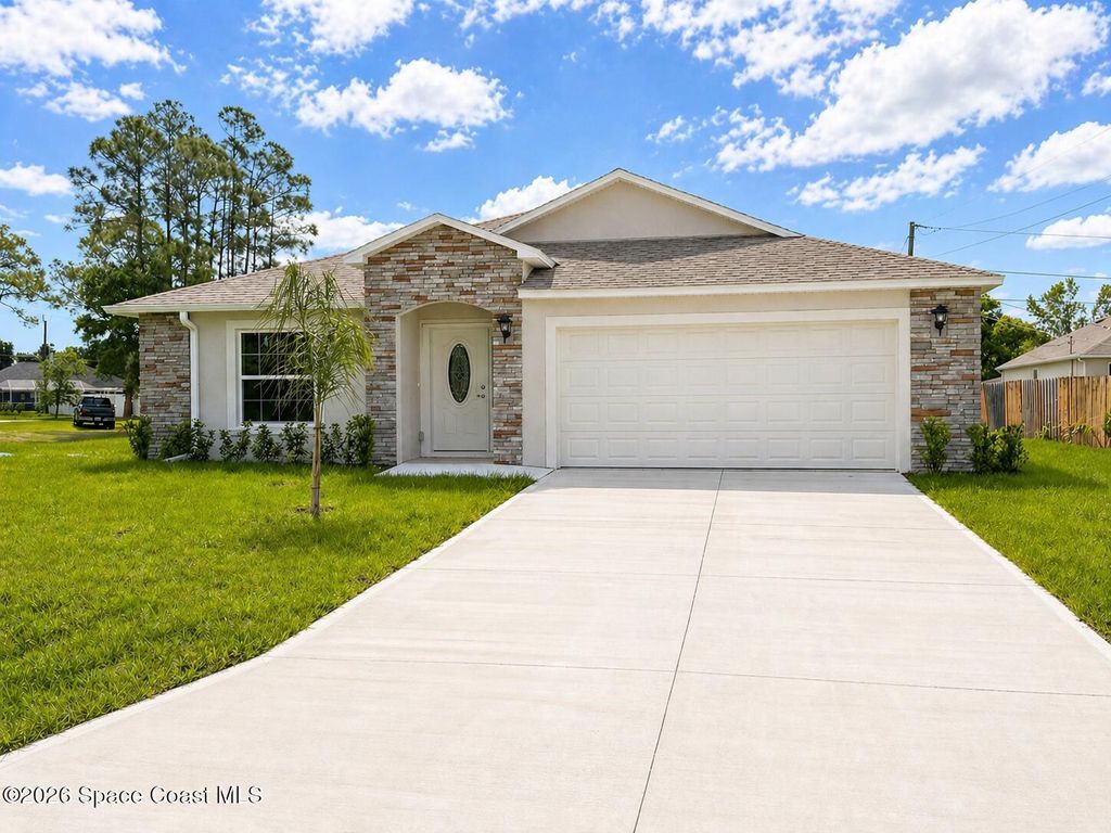 694 Airoso Road SE, Palm Bay, FL 32909