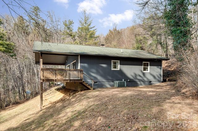 1330 Maple Springs Drive, Waynesville, NC 28785