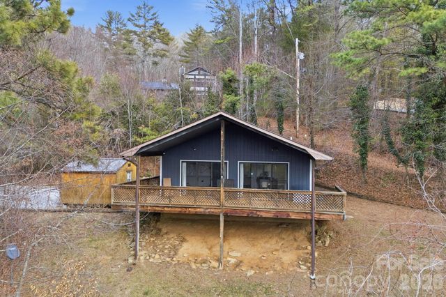 1330 Maple Springs Drive, Waynesville, NC 28785