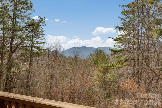 1330 Maple Springs Drive, Waynesville, NC 28785