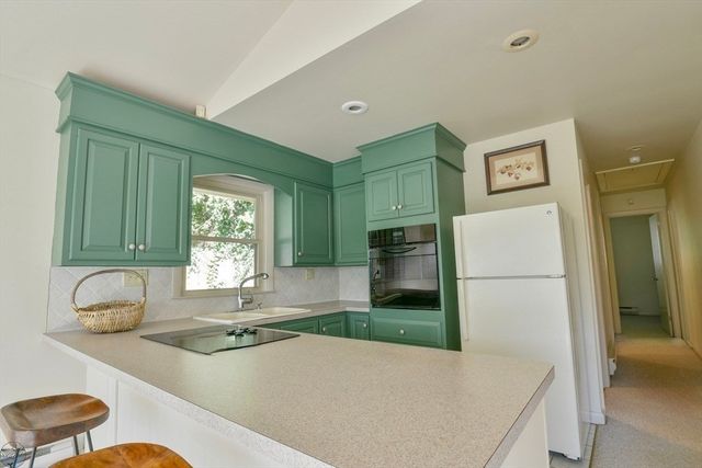 7 Cynthia Street, Dartmouth, MA 02748