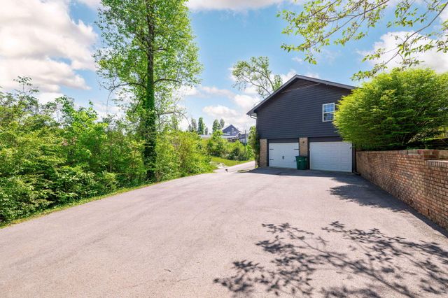 2405 Hickory Ridge Drive, Chattanooga, TN 37421