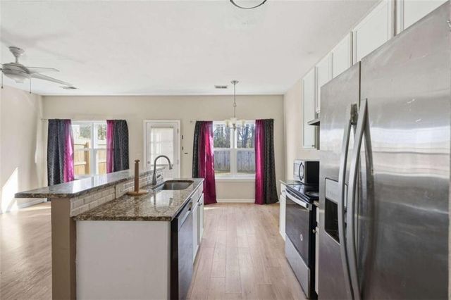 5100 Windsor Forrest Lane, College Park, GA 30349