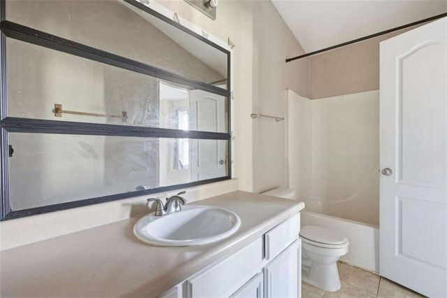 5100 Windsor Forrest Lane, College Park, GA 30349