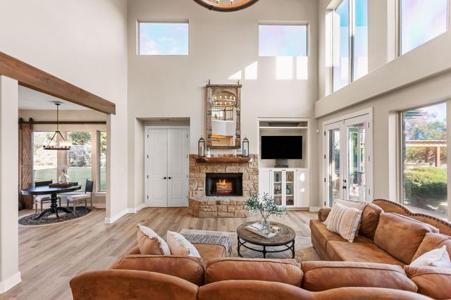 309 Hacienda PL, Dripping Springs, TX 78620