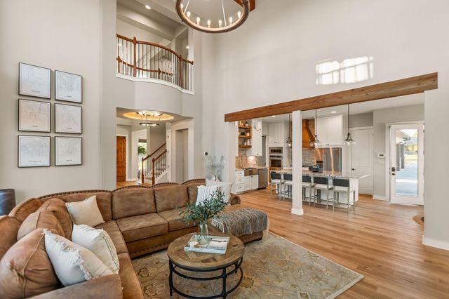 309 Hacienda PL, Dripping Springs, TX 78620