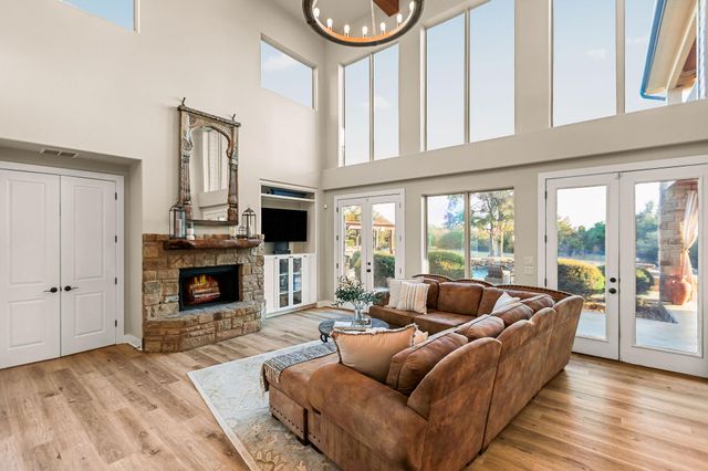 309 Hacienda PL, Dripping Springs, TX 78620