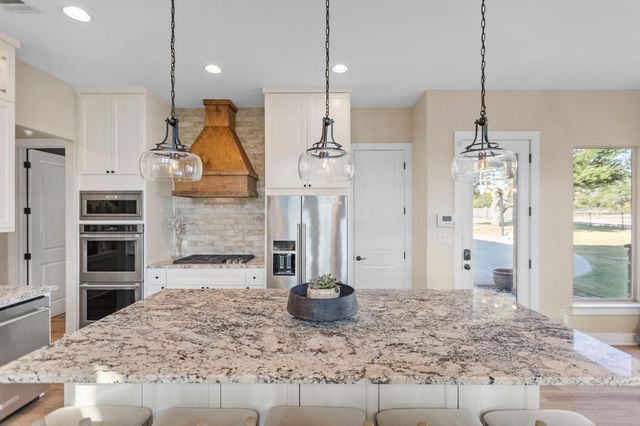 309 Hacienda PL, Dripping Springs, TX 78620