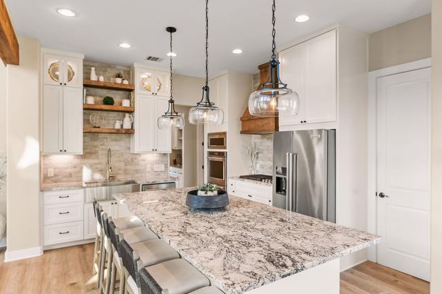 309 Hacienda PL, Dripping Springs, TX 78620