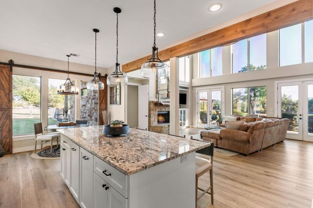 309 Hacienda PL, Dripping Springs, TX 78620