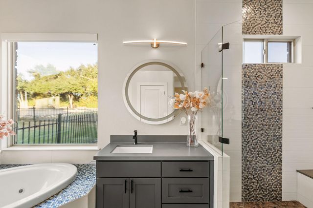 309 Hacienda PL, Dripping Springs, TX 78620