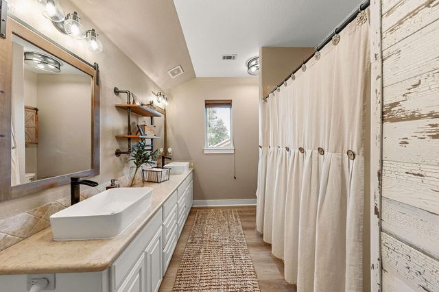 309 Hacienda PL, Dripping Springs, TX 78620