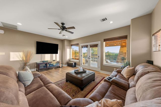 309 Hacienda PL, Dripping Springs, TX 78620