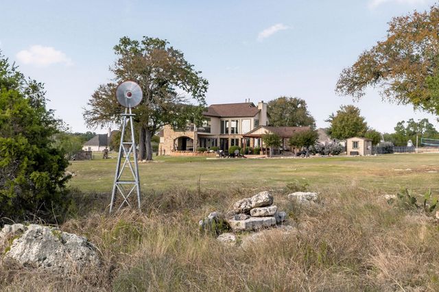 309 Hacienda PL, Dripping Springs, TX 78620