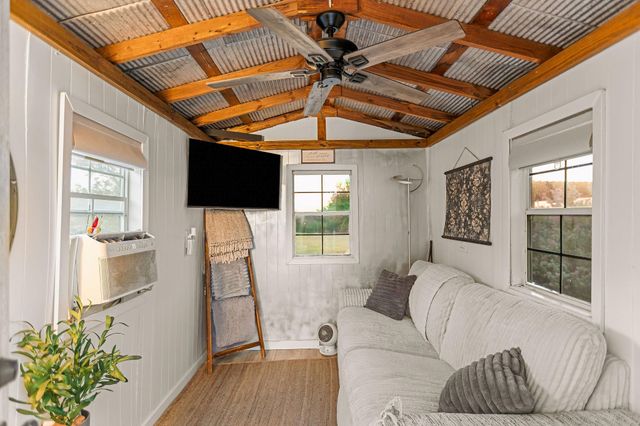 309 Hacienda PL, Dripping Springs, TX 78620