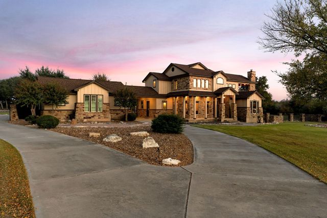 309 Hacienda PL, Dripping Springs, TX 78620