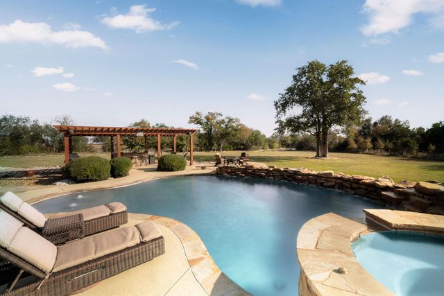 309 Hacienda PL, Dripping Springs, TX 78620