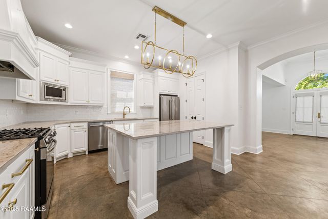 415 Harbor Road, Youngsville, LA 70592