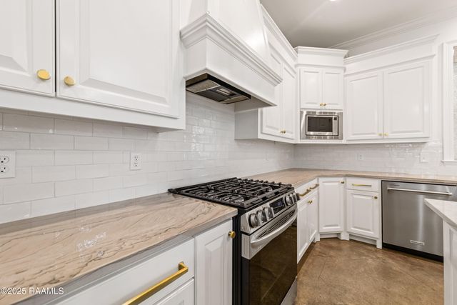 415 Harbor Road, Youngsville, LA 70592