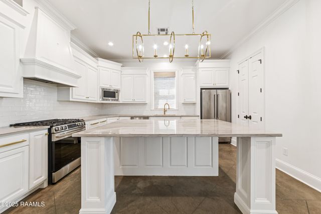 415 Harbor Road, Youngsville, LA 70592