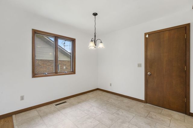 1316 E Smith Street, Springfield, MO 65803