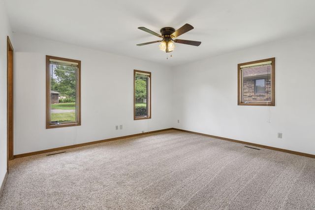 1316 E Smith Street, Springfield, MO 65803