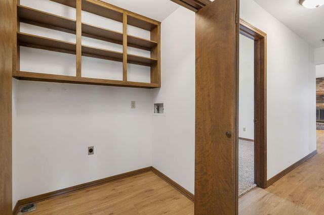 1316 E Smith Street, Springfield, MO 65803