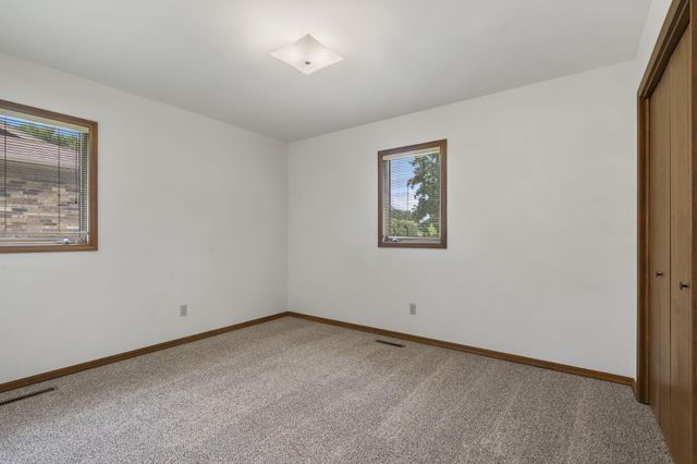 1316 E Smith Street, Springfield, MO 65803