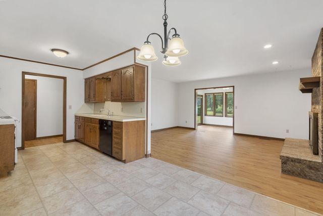 1316 E Smith Street, Springfield, MO 65803