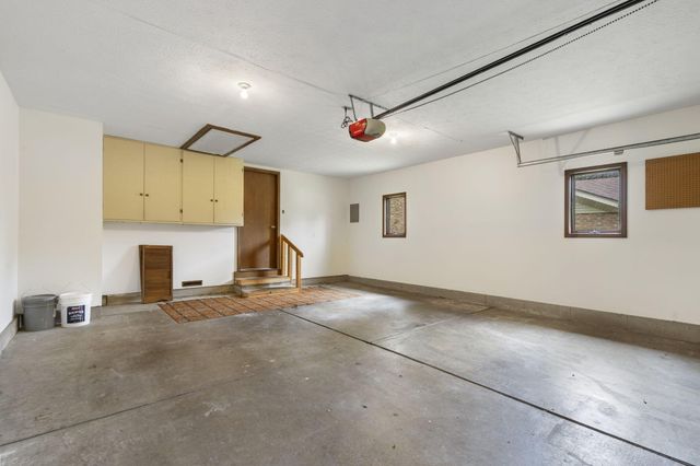 1316 E Smith Street, Springfield, MO 65803