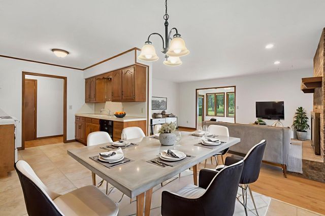 1316 E Smith Street, Springfield, MO 65803