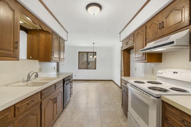 1316 E Smith Street, Springfield, MO 65803