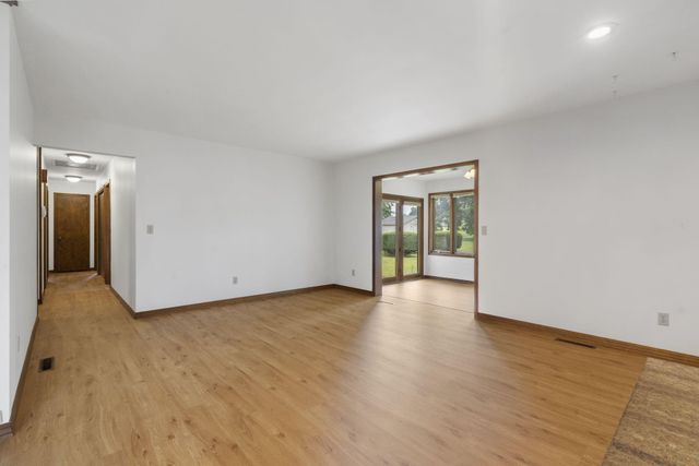 1316 E Smith Street, Springfield, MO 65803