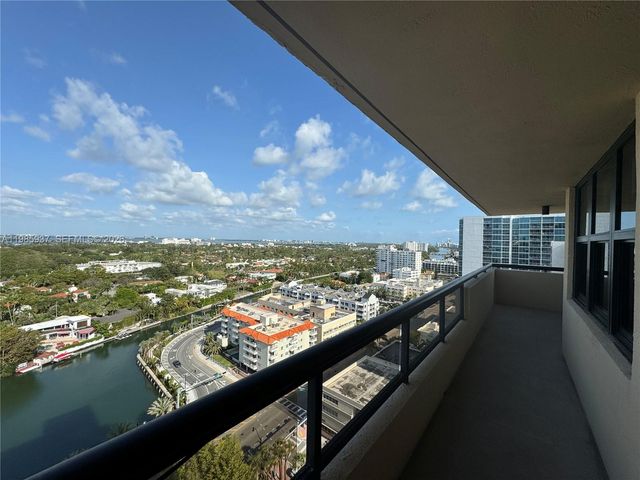 2555 Collins Ave 2002, Miami Beach, FL 33140
