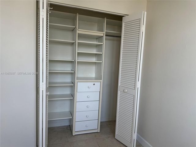 2555 Collins Ave 2002, Miami Beach, FL 33140