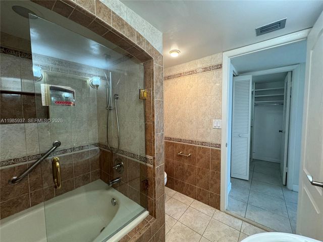 2555 Collins Ave 2002, Miami Beach, FL 33140